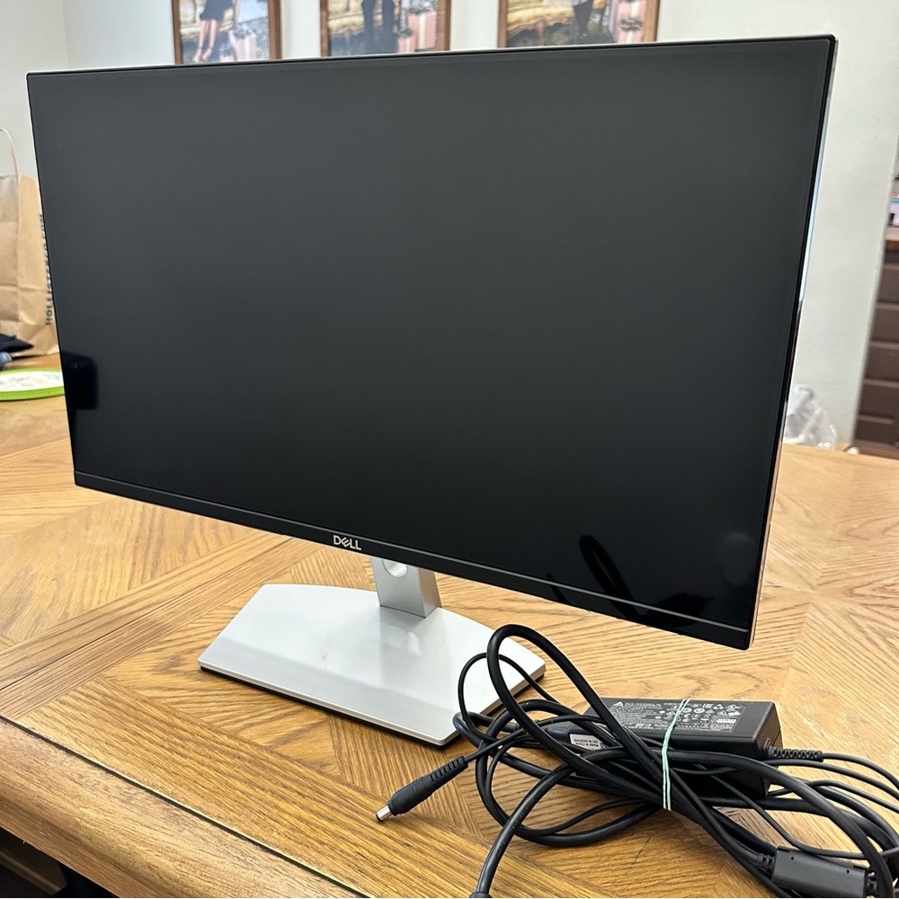 Dell Flat Screen Computer Monitor